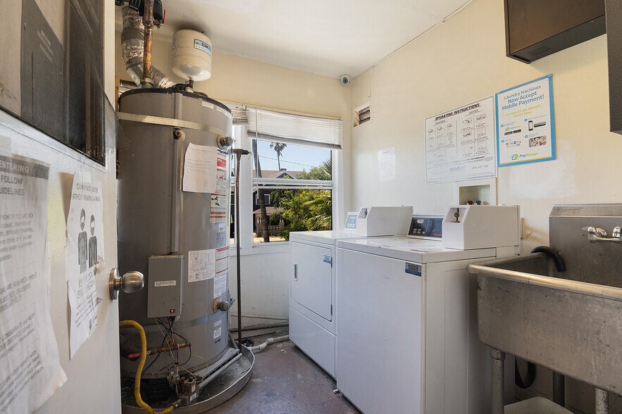 More Photos Of 1930 S Oxford Ave, Los Angeles Apartments For Sale