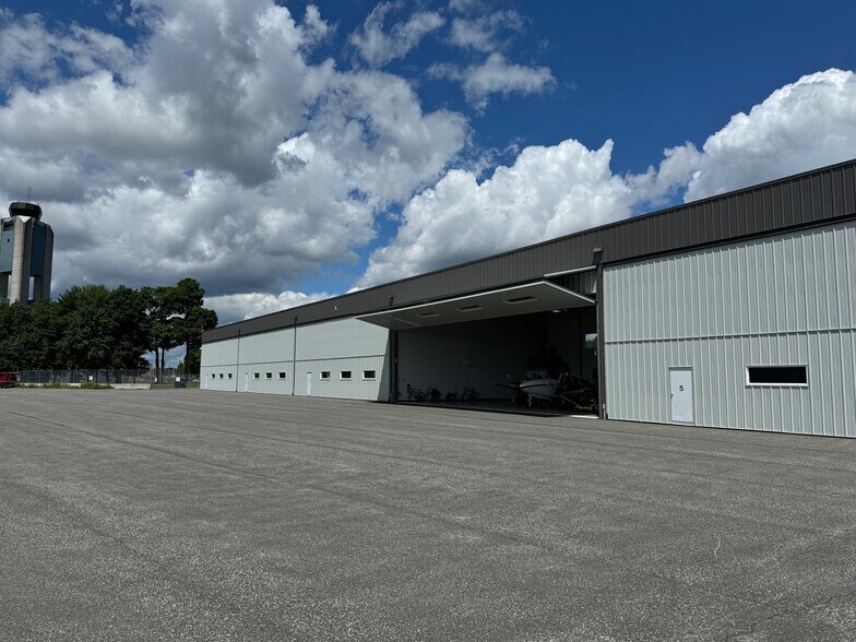 More Photos Of 12555 Rue Service A-4, Mirabel Industrial For Sale