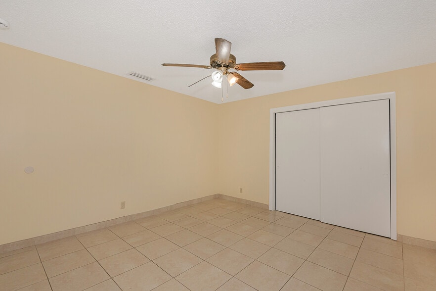 More Photos Of 4063-4065 SW 51st St, Fort Lauderdale Apartments For Sale