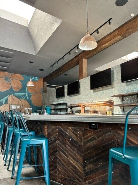 More Photos Of 2106 W Main St, Tampa Freestanding For Sale