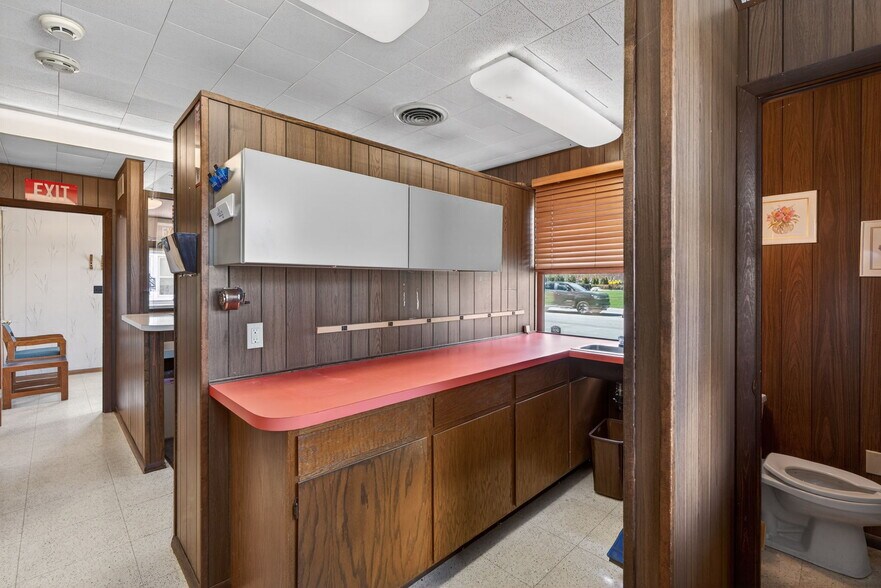 More Photos Of 6534 Sullivan Trl, Wind Gap Office For Sale