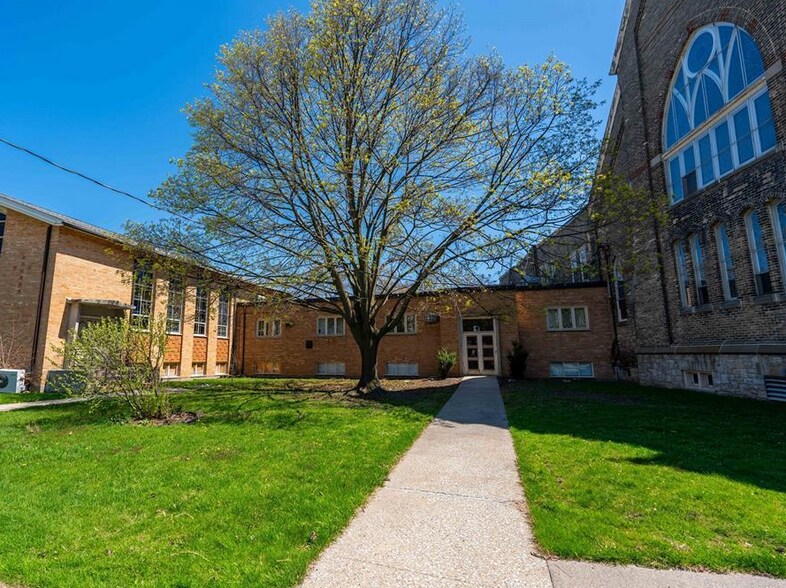 More Photos Of 220 George St, Sarnia Religious Facility For Sale