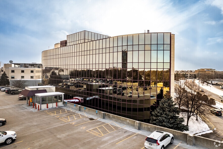 More Photos Of 6363 France Ave S, Edina Office For Sale