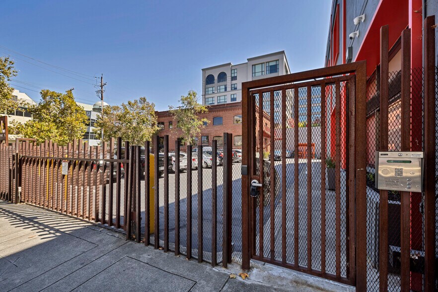 More Photos Of 100 Webster St, Oakland Office For Lease