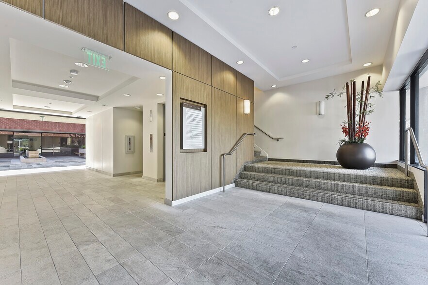 More Photos Of 5465 Morehouse Dr, San Diego Office For Lease