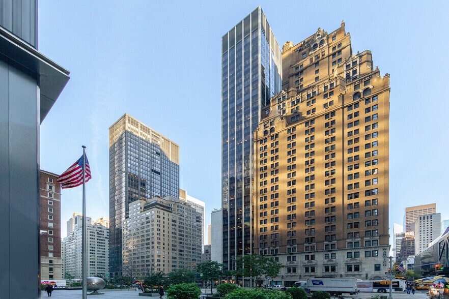 More Photos Of 1350 Avenue of the Americas, New York Office For Lease