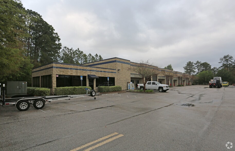 More Photos Of 6970 Business Park Blvd, Jacksonville Warehouse For Lease