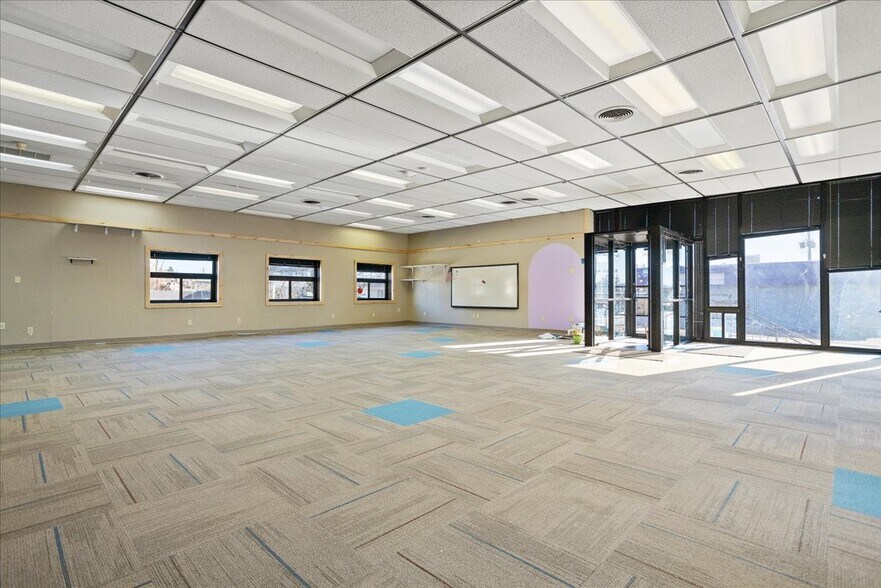 More Photos Of 1904 E 15th St, Cheyenne Office For Sale