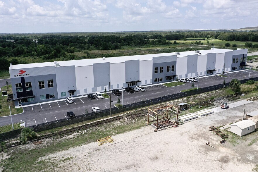 More Photos Of 1585 Centennial Blvd, Bartow Unknown For Lease