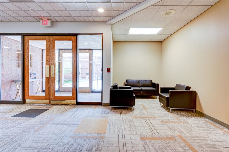 More Photos Of 100 W Antietam St, Hagerstown Office For Lease