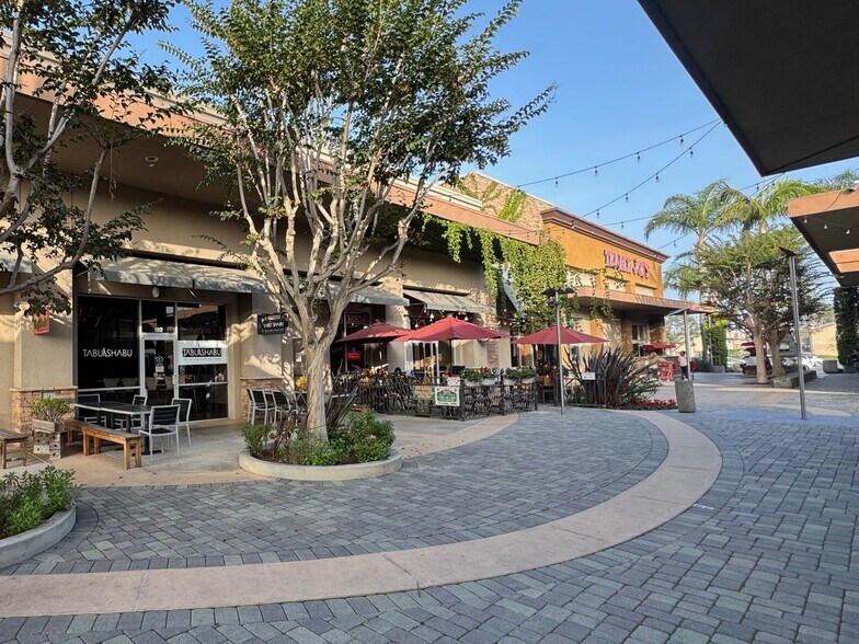 More Photos Of 16821 Algonquin St, Huntington Beach General Retail For Lease