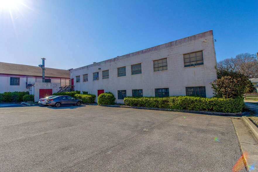 More Photos Of 620-626 Franklin Ave, Essex Warehouse For Sale