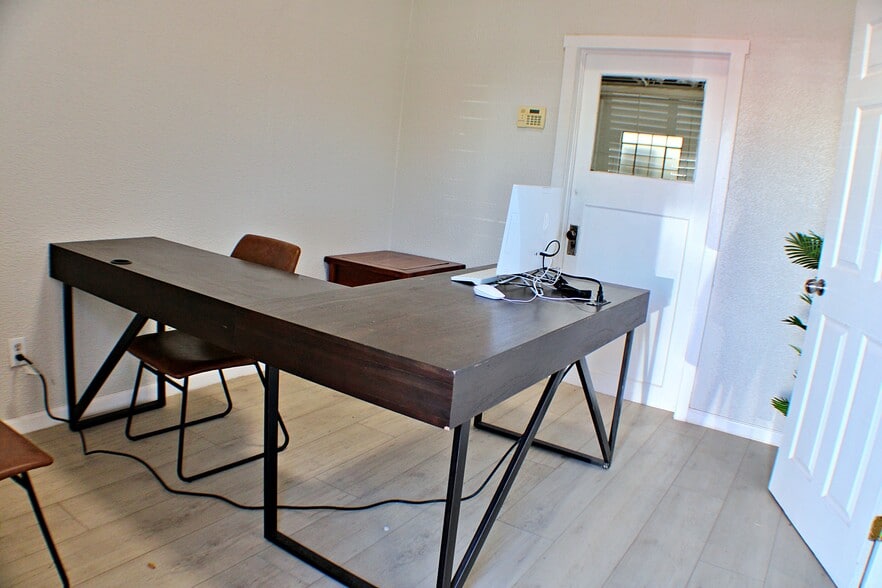 More Photos Of 1500 Wyoming Ave, El Paso Auto Repair For Sale