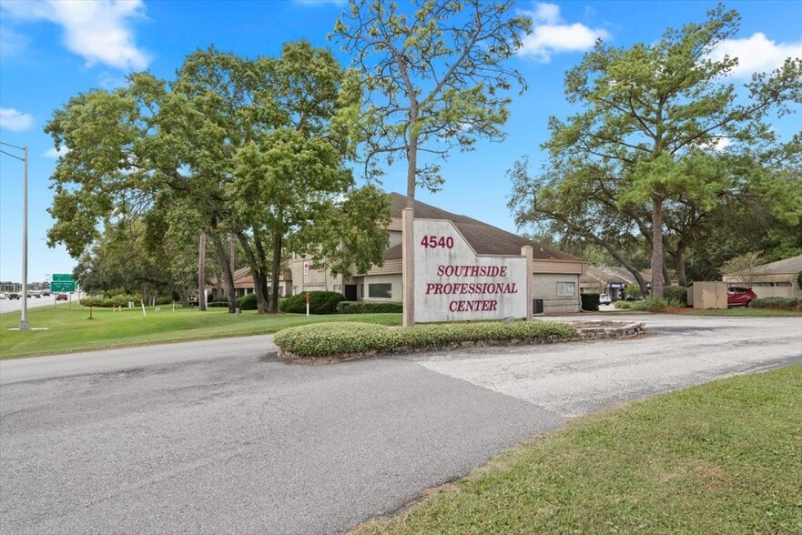 More Photos Of 4540 Southside Blvd, Jacksonville Loft Creative Space For Lease