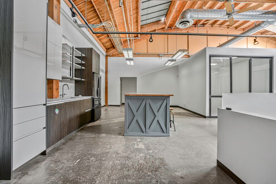 More Photos Of 335 15th St, San Diego Loft Creative Space For Lease