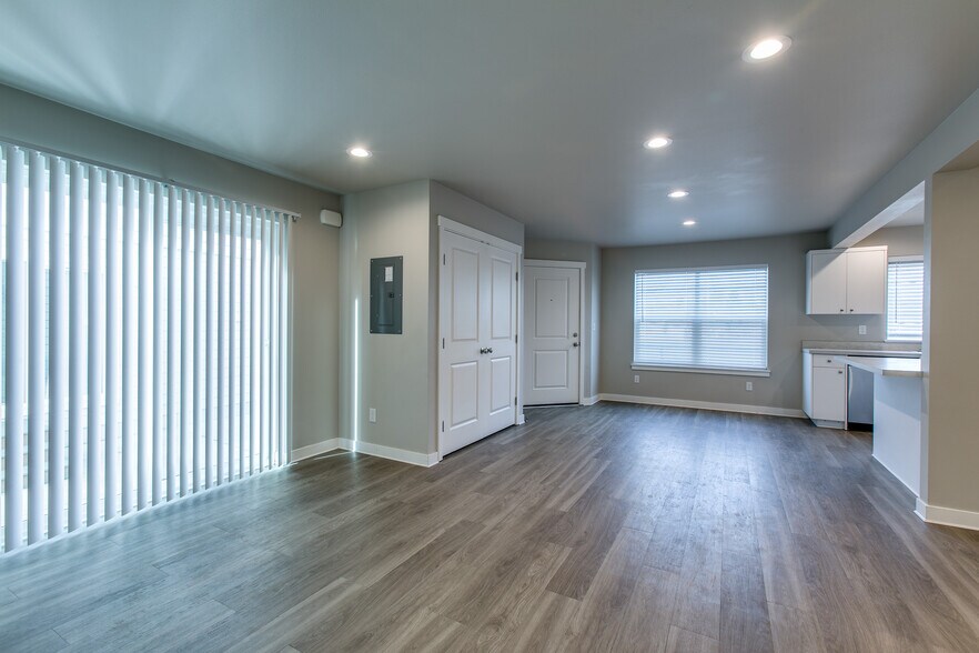 More Photos Of 1205 Boon St, Sumas Apartments For Sale