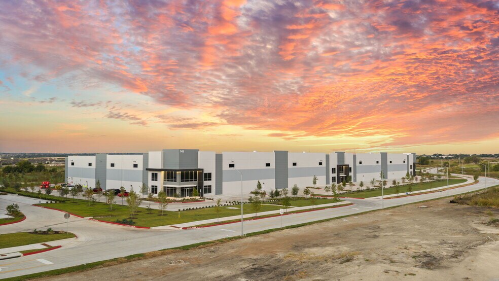 More Photos Of 148 Parker Way, Hutto Distribution For Sale