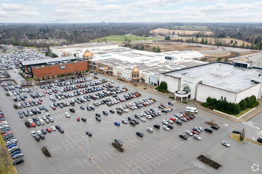 More Photos Of 7900 Shelbyville Rd, Louisville Storefront For Lease