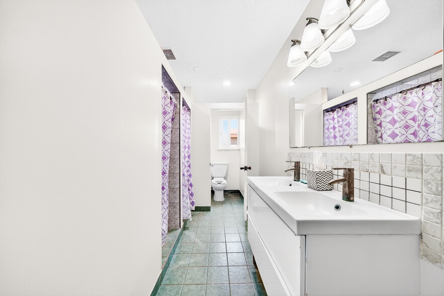 More Photos Of 15003 Larch Ave, Lawndale Apartments For Sale