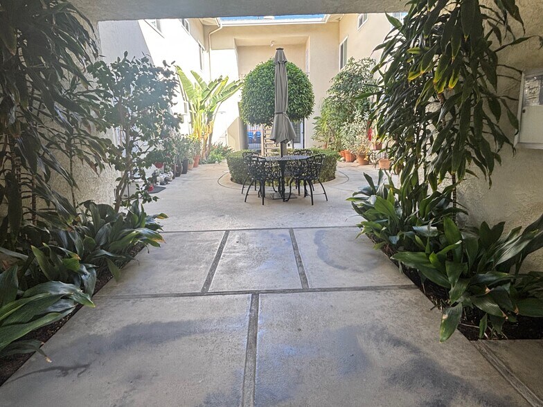 More Photos Of 4300 Tujunga Ave, Studio City Apartments For Sale