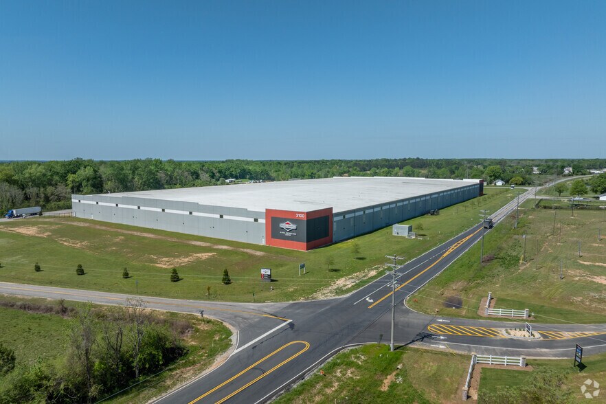 More Photos Of 3100 Beehive Rd, Auburn Distribution For Lease