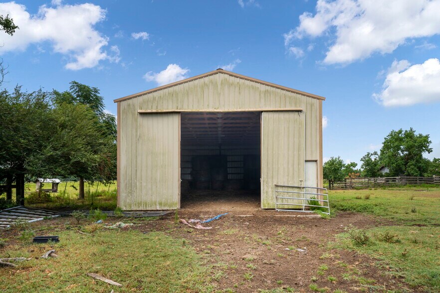 More Photos Of 14630 Hwy 105, Cleveland Land For Sale