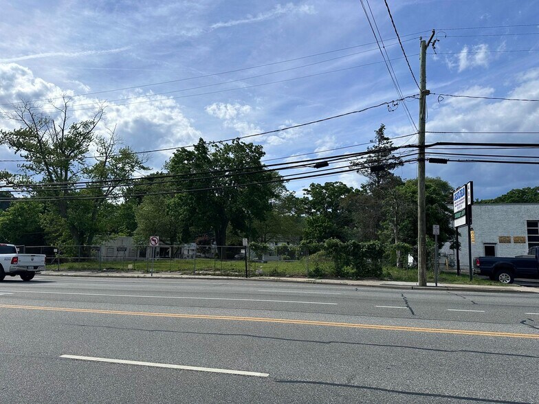 More Photos Of 449 E Jericho Tpke, Huntington Station Land For Sale