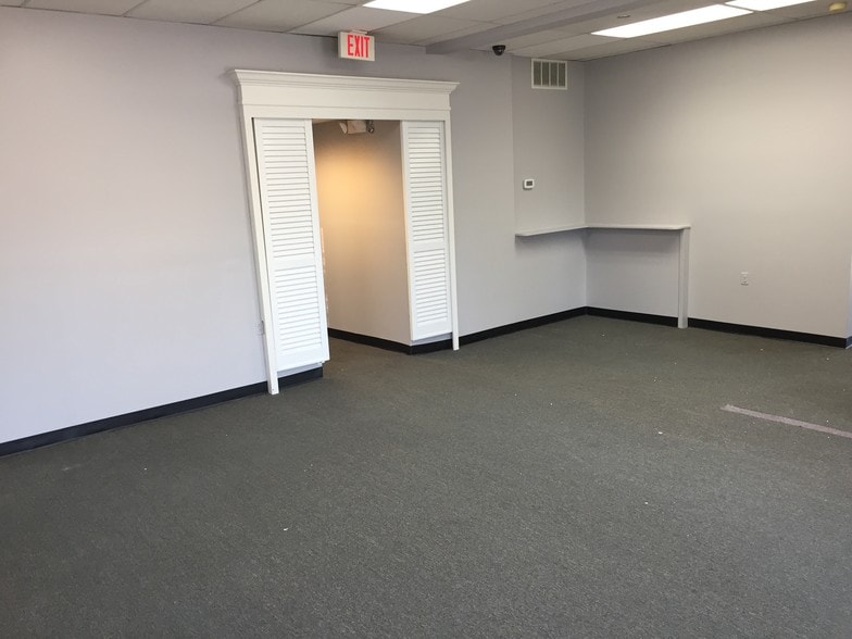 More Photos Of 28 Liberty St, Westminster Apartments For Lease