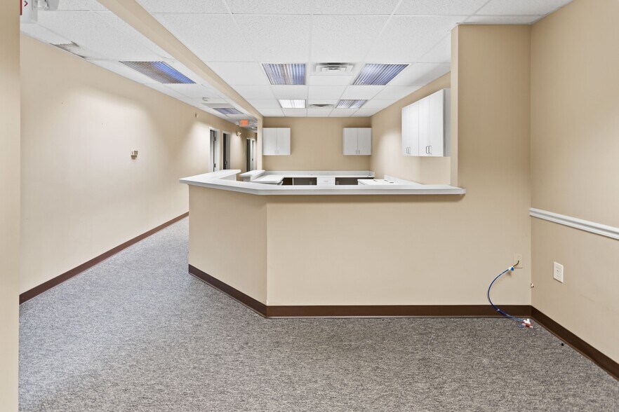 More Photos Of 21 Industrial Blvd, Paoli Medical For Lease