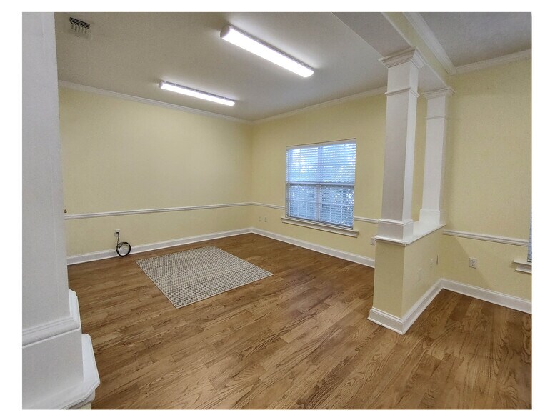More Photos Of 250 John Knox Rd, Tallahassee Office For Lease