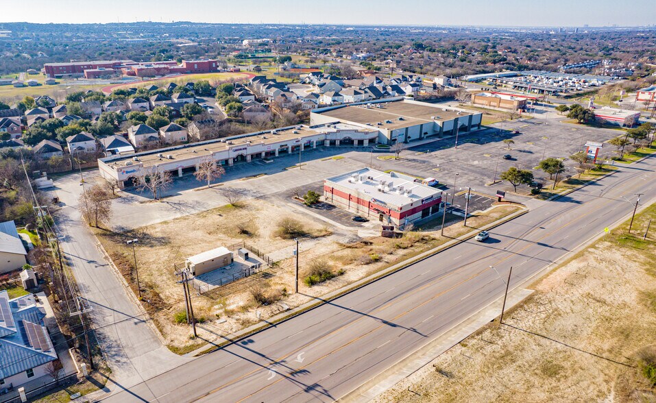 More Photos Of 15150 Nacogdoches Rd, San Antonio Unknown For Lease