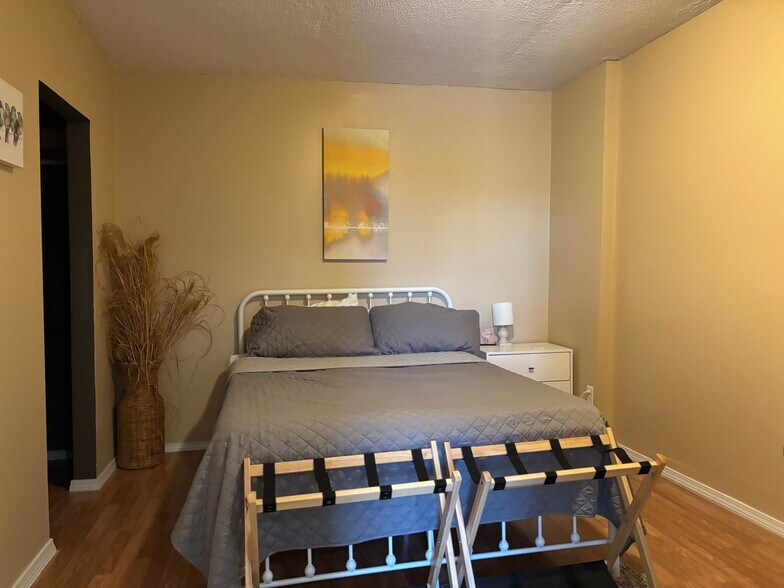 More Photos Of 206 W Main St, Mc Arthur Flex For Sale