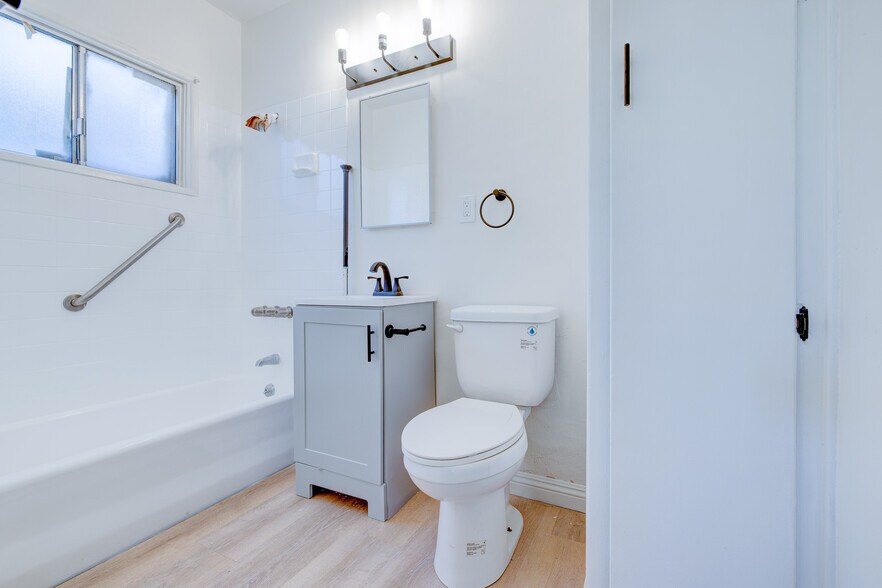 More Photos Of 3731 Glendon Ave, Los Angeles Apartments For Sale