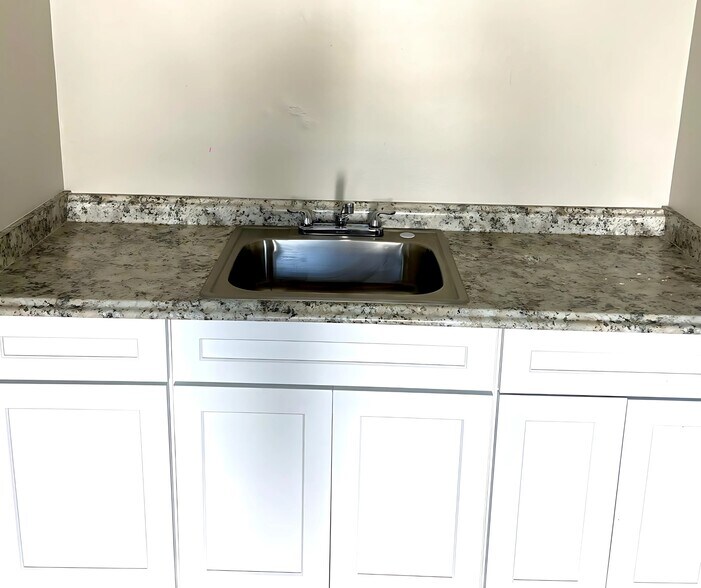 More Photos Of 7609 Shotwell St, Houston Apartments For Sale