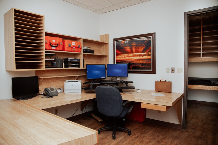 More Photos Of 2710 Delta Pl, Colorado Springs Office For Sale