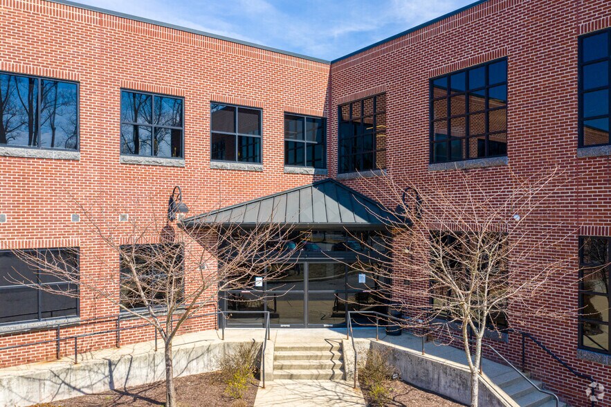 More Photos Of 2710 Centerville Rd, Wilmington Office For Lease