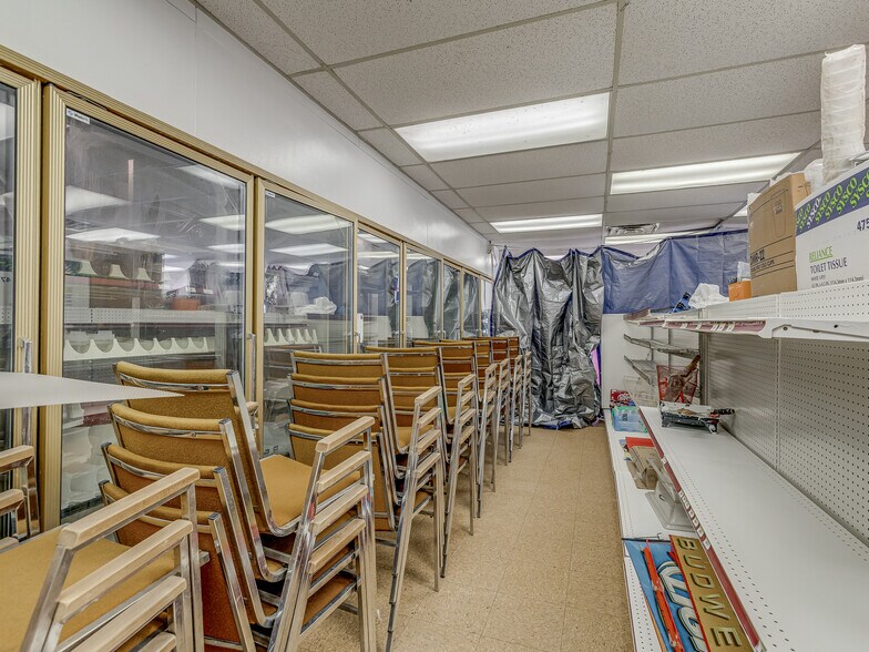 More Photos Of 1221 N 8th Ave, Stroud Convenience Store For Sale