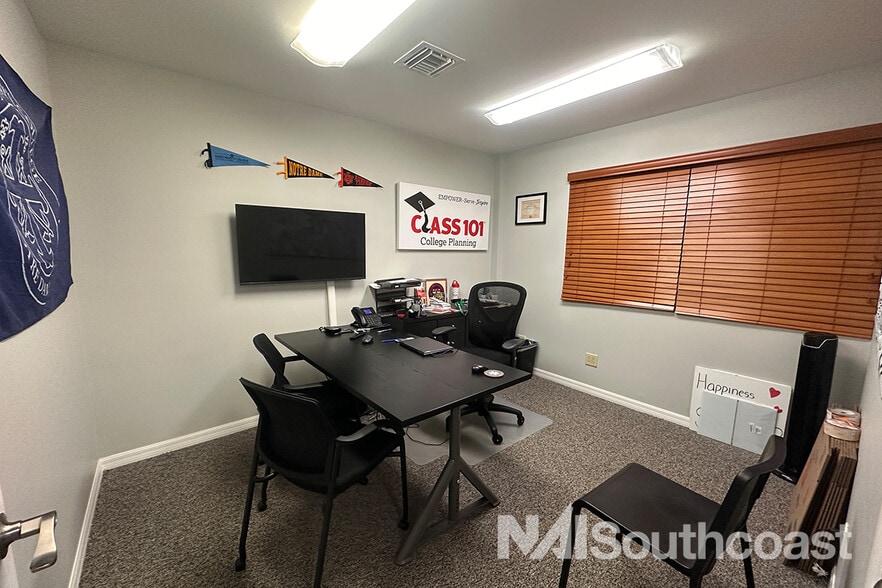 More Photos Of 2602-2630 SE Willoughby Blvd, Stuart Medical For Lease