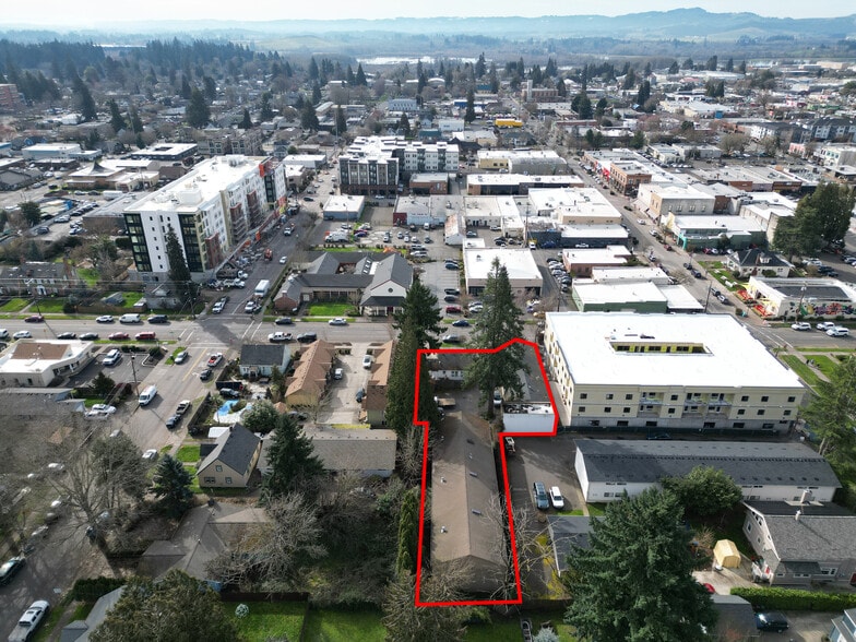 More Photos Of 333-339 NE Lincoln St, Hillsboro Flex For Sale