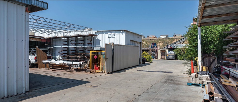More Photos Of 20663-5 Santa Clara St, Canyon Country Warehouse For Sale