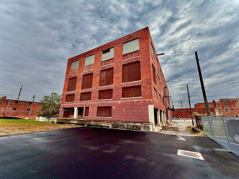 More Photos Of 123 E Wayne St, Lima Warehouse For Sale