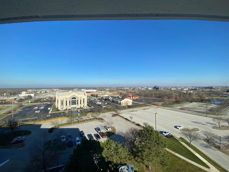 More Photos Of 8585 Broadway, Merrillville Office For Lease