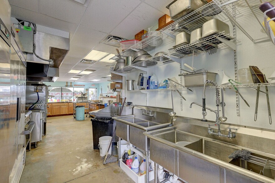 More Photos Of 3901 Orange Ave, Fort Pierce Freestanding For Sale