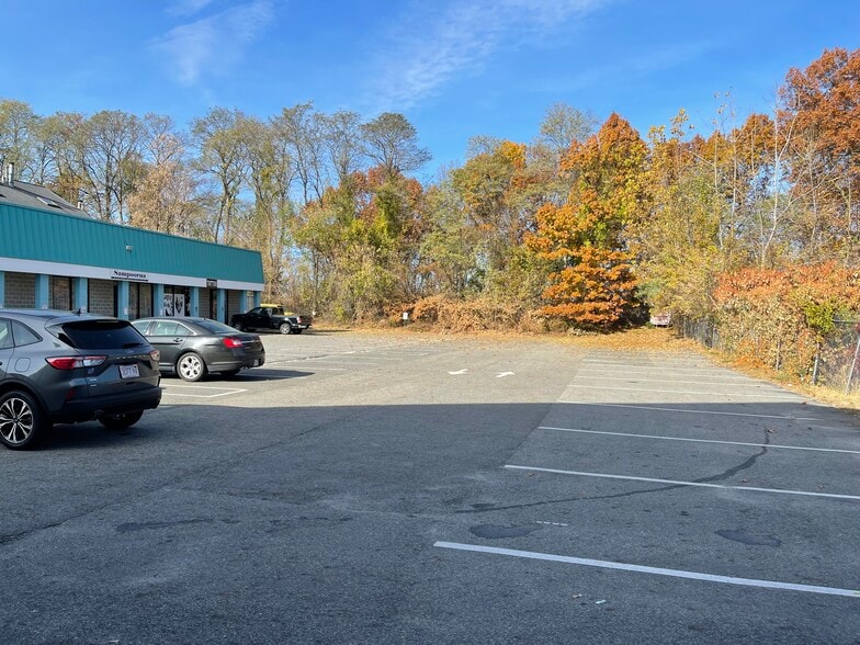 More Photos Of 1519-1527 Middlesex St, Lowell Storefront For Lease