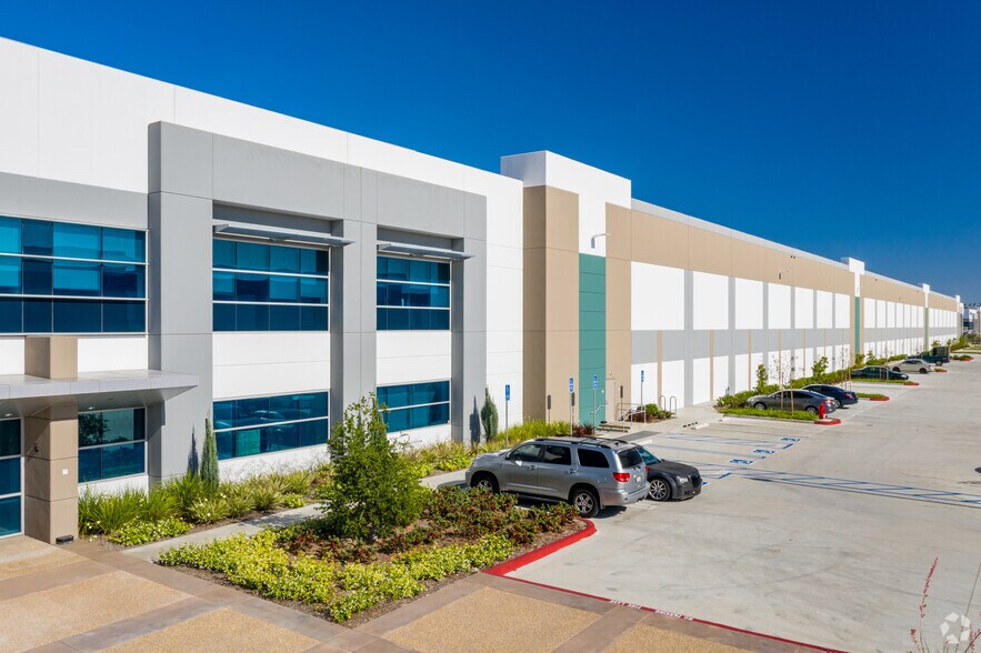 More Photos Of 4260 N Harbor Blvd, Fullerton Unknown For Lease