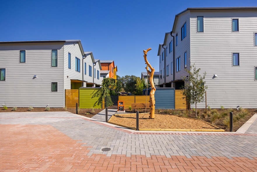 More Photos Of 1911 Dutton Dr, San Marcos Office Residential For Sale