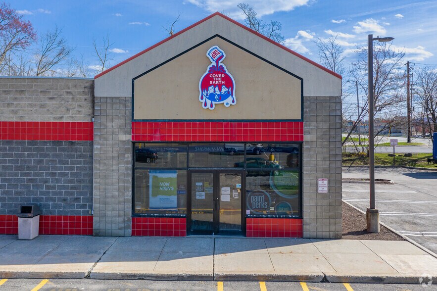 More Photos Of 1404 Union Ave, Newburgh General Retail For Lease