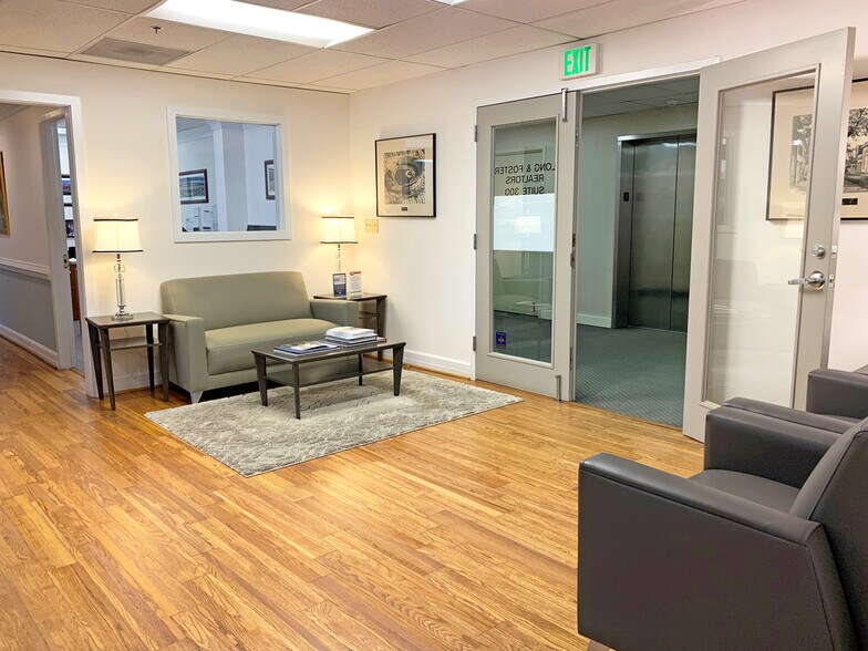 More Photos Of 16 Greenmeadow Dr, Timonium Office For Lease