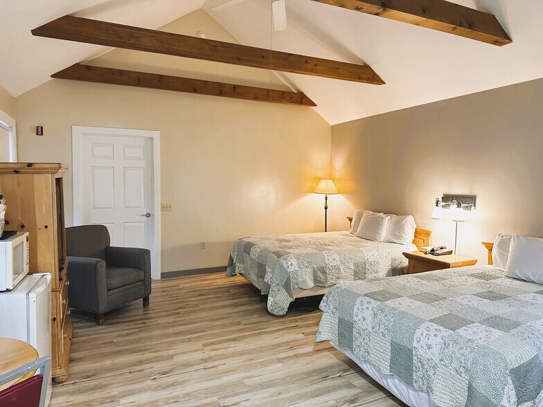 More Photos Of 2439 Old Philadelphia Pike, Lancaster Hotel For Sale