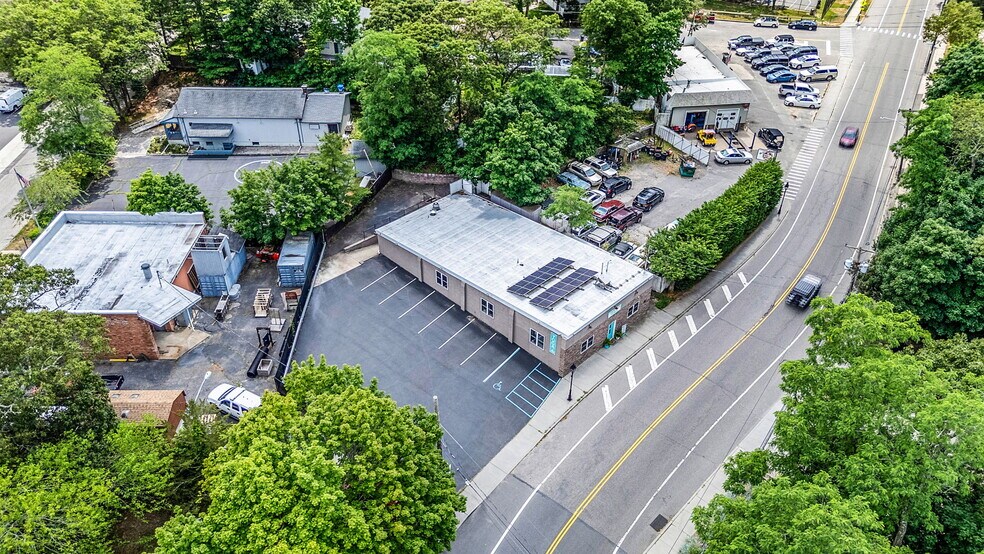More Photos Of 6 New York Ave, Sound Beach Bar For Sale